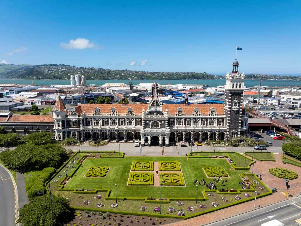 Anzac Square at Dunedin Railway Station Anzac Square at Dunedin Railway Station